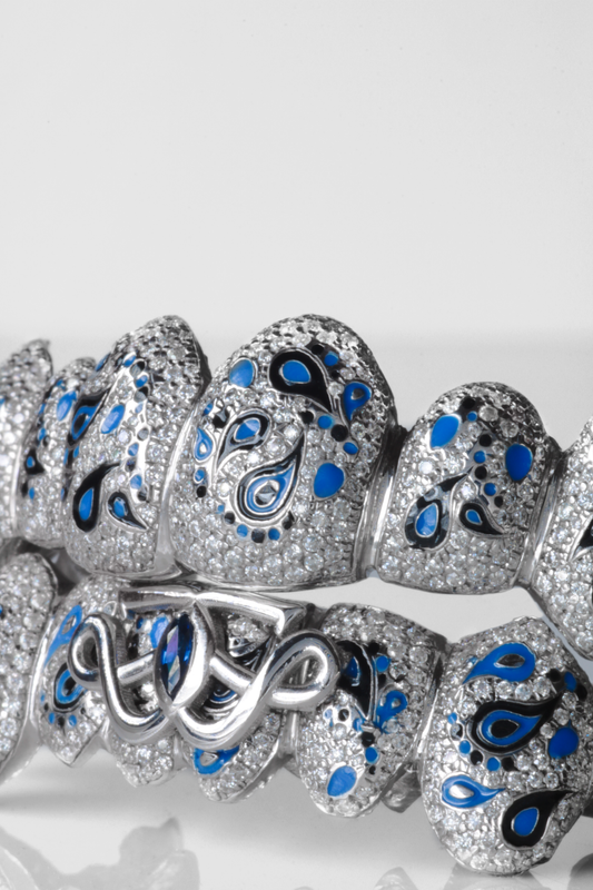 8 Piece Iced Paisley Design Grillz