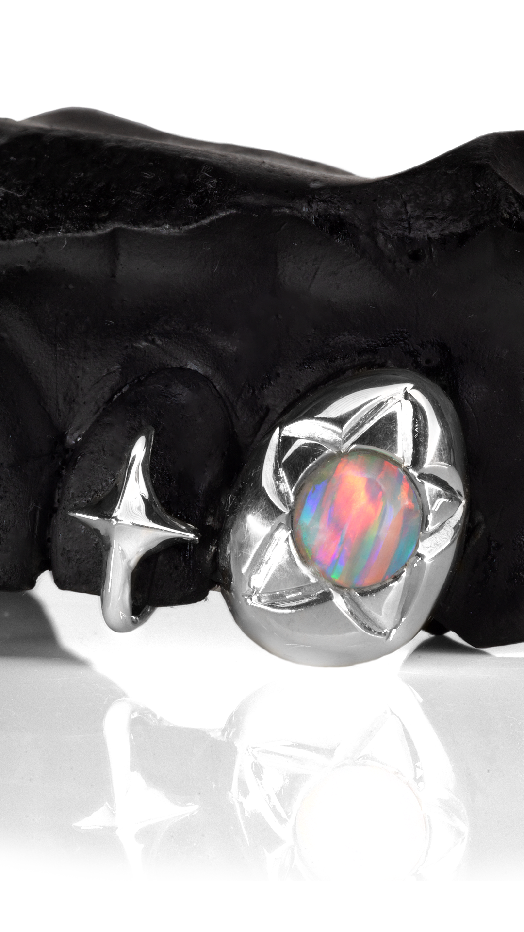 2 Gold Caps opal and star